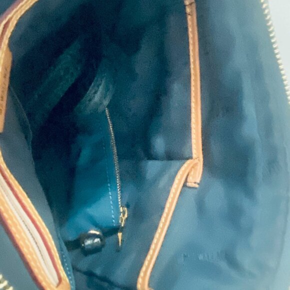 Beautiful MZ Wallace Teal Quilted Shoulder Bag – Multi-Pocket – New York Design - Picture 11 of 16